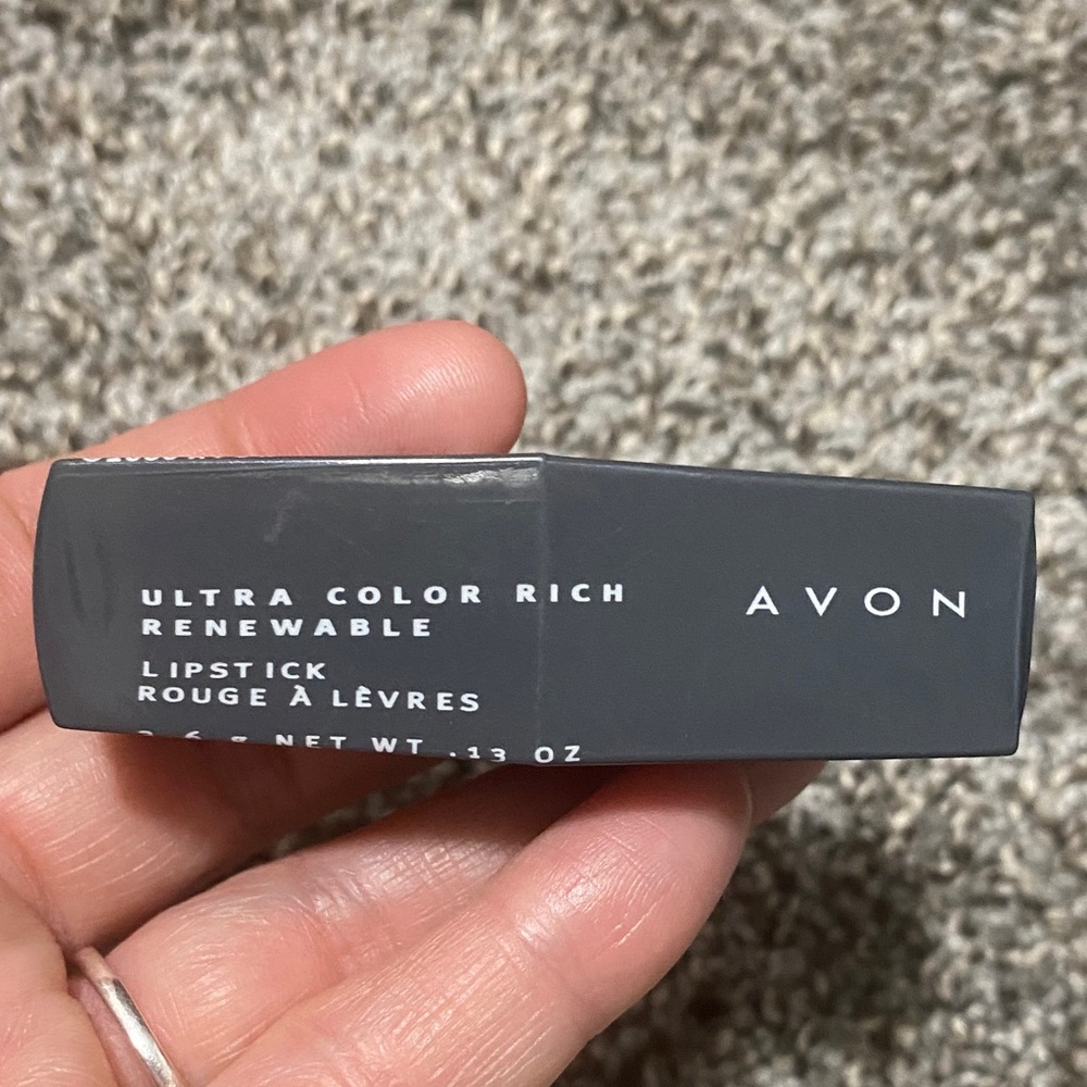 Avon Ultra Color Rich‎ Renewable Lipstick in Matte Berry Sealed